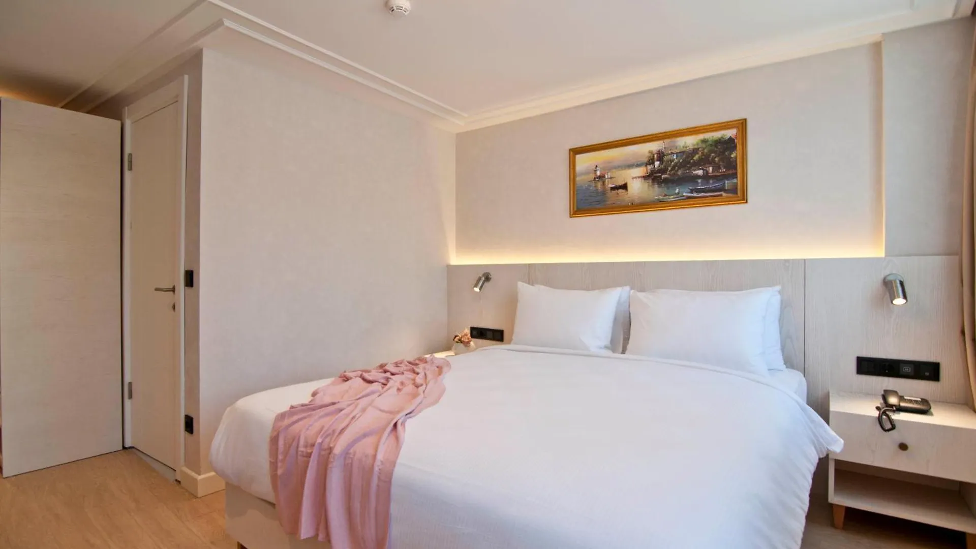 ***  Xloft Hotel Istanbul Turkey
